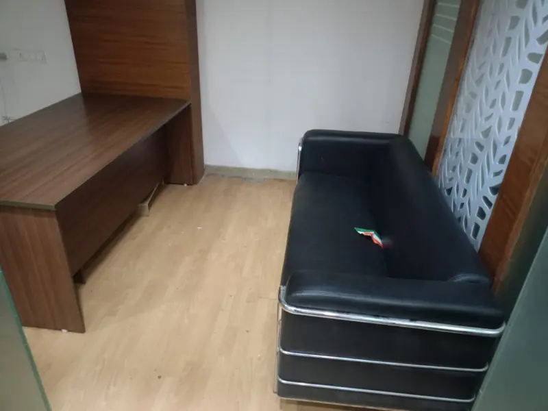 412665999_E 58 SEC 3 (4).webp